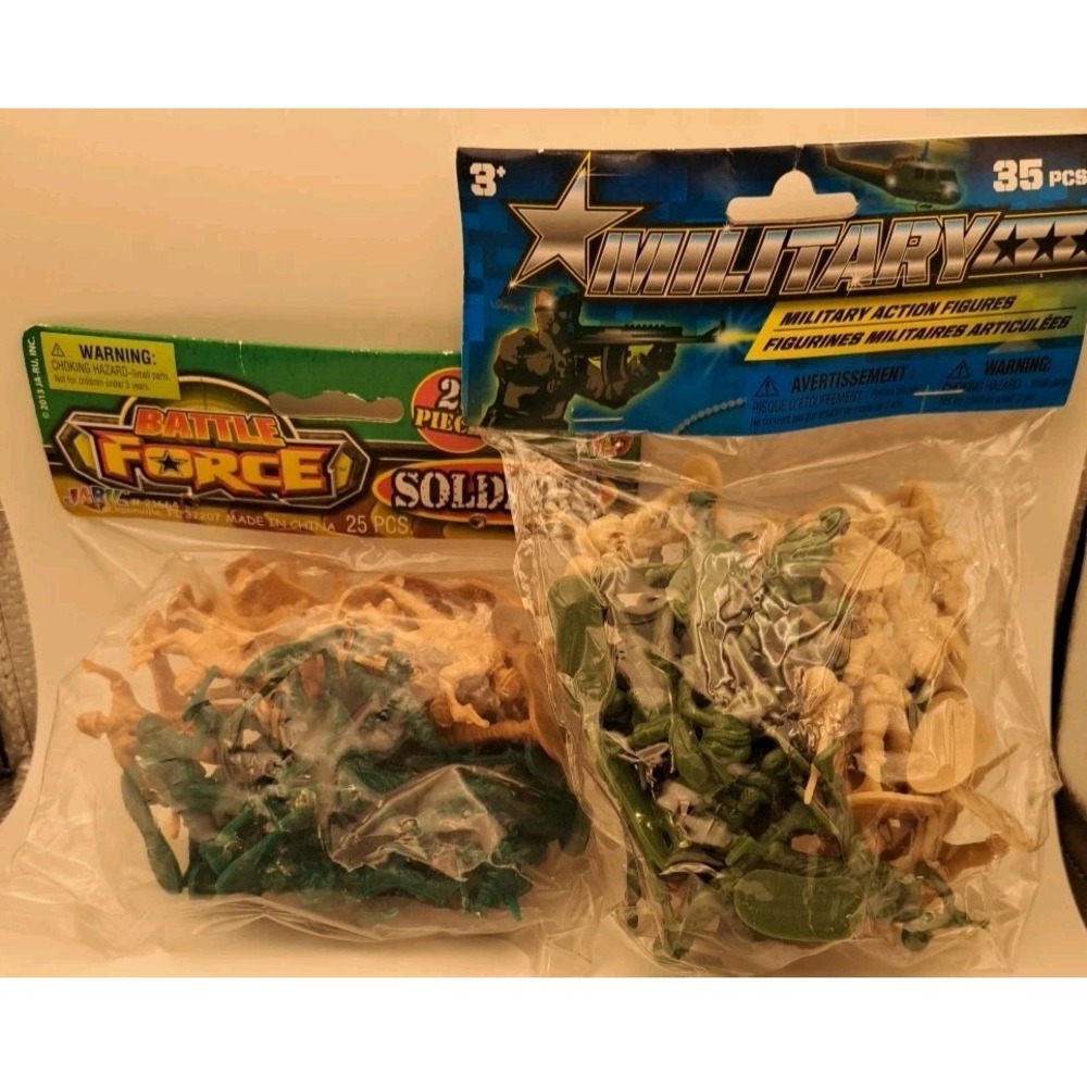 Military Action Figures Lot 2 Sets 60 Pieces Plastic 2 Inch Army Men Green Tan